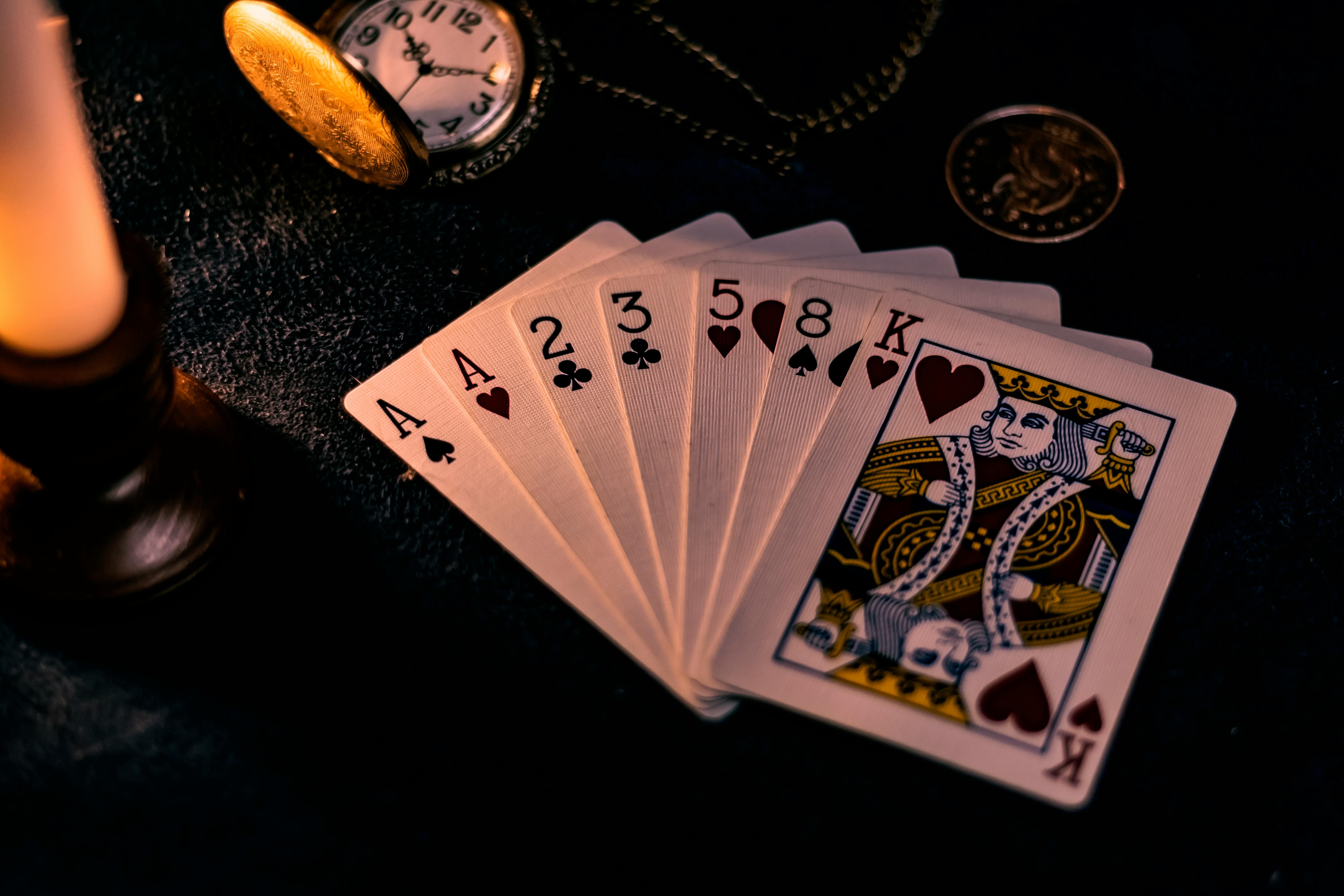 Papan tabel roulette dengan jenis taruhan dan pembayaran di aplikasi seluler